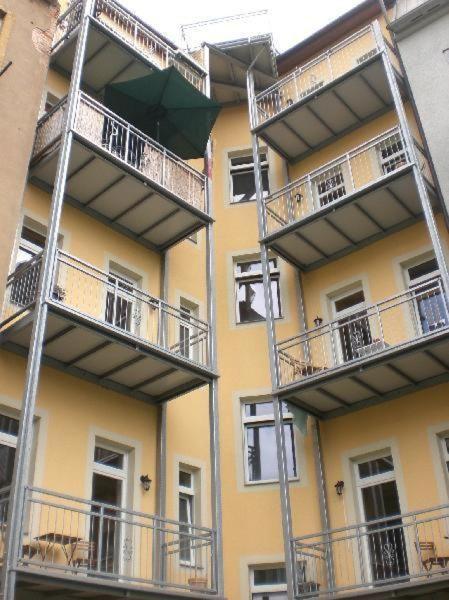 3 Raum Fewo Dresden Zentrum - Balkon Blick auf Altstadt - L10 Exterior foto
